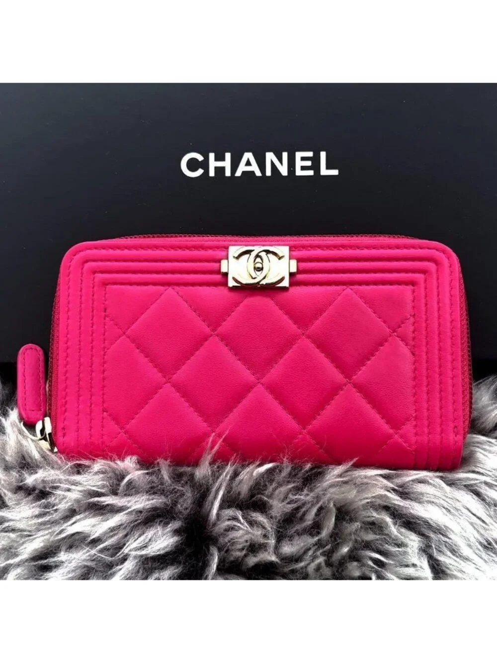 Chanel Wallet Boy Round